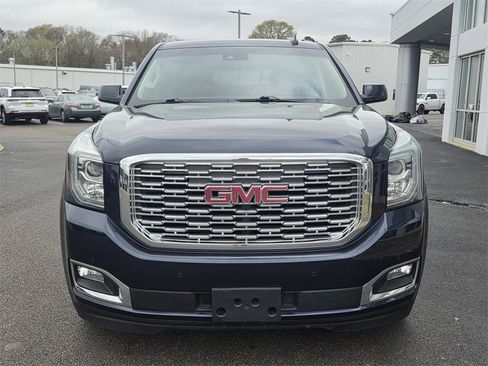 Used 2018 GMC Yukon Denali w/ Denali Ultimate Package image 2
