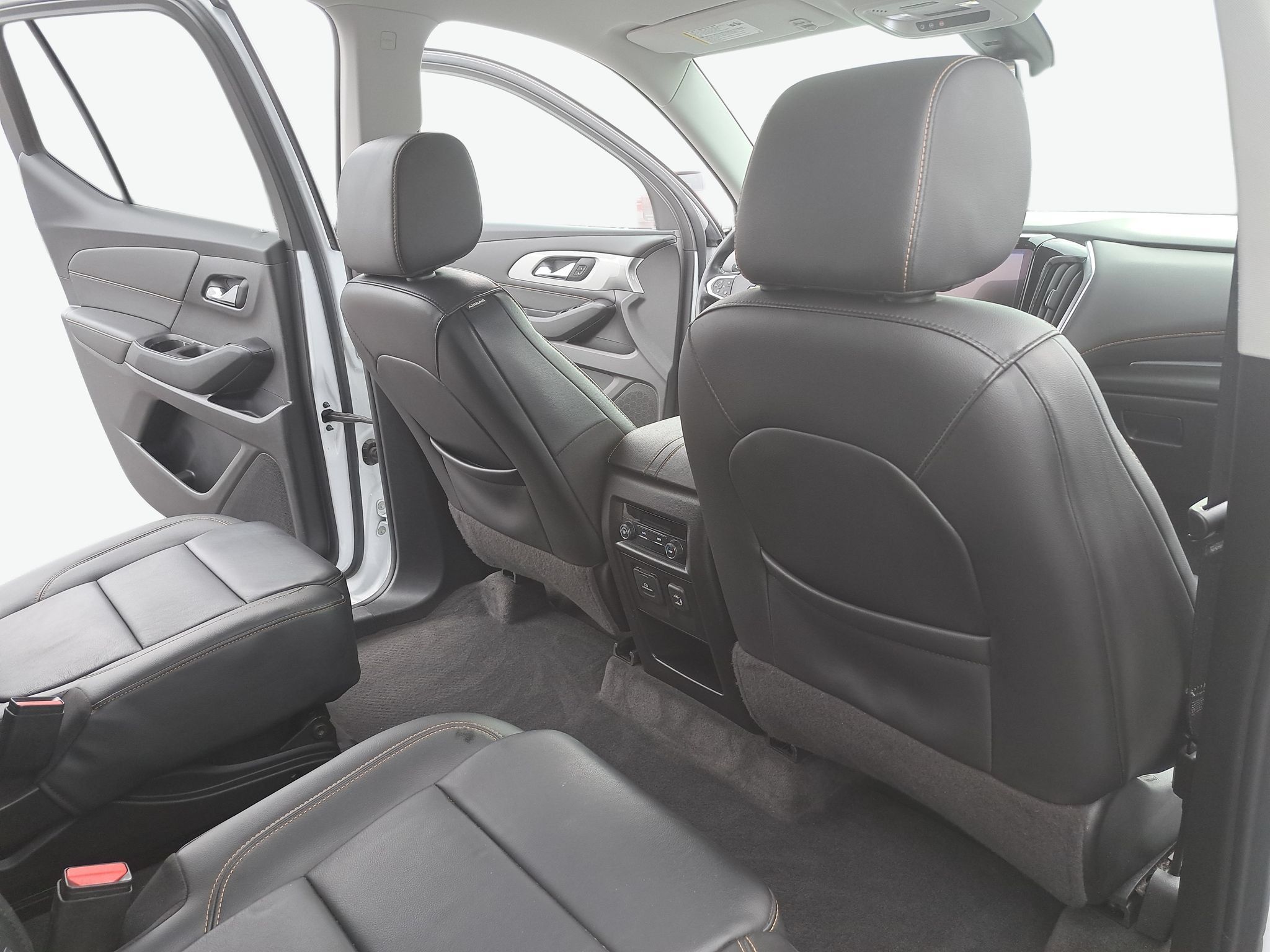 Used 2020 Chevrolet Traverse LT w/ LT Premium Package AWD/4WD image 12