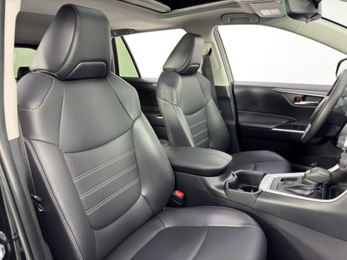 Used 2024 Toyota RAV4 XLE Premium image 37