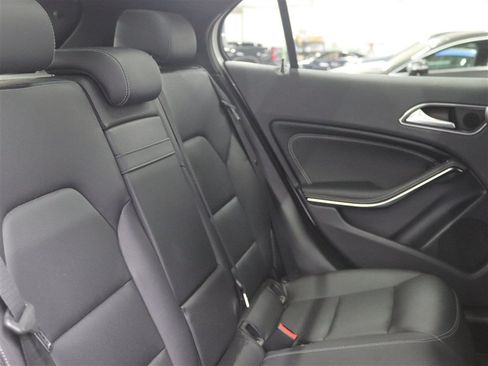 Used 2018 Mercedes-Benz GLA 250 4MATIC image 21