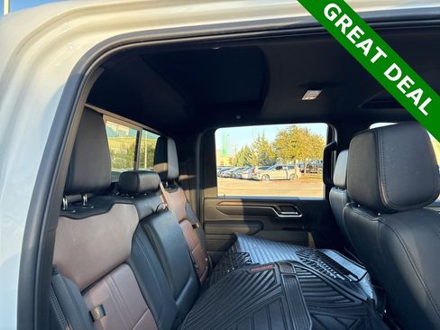 Used 2024 Chevrolet Silverado 2500 High Country w/ Technology Package image 12