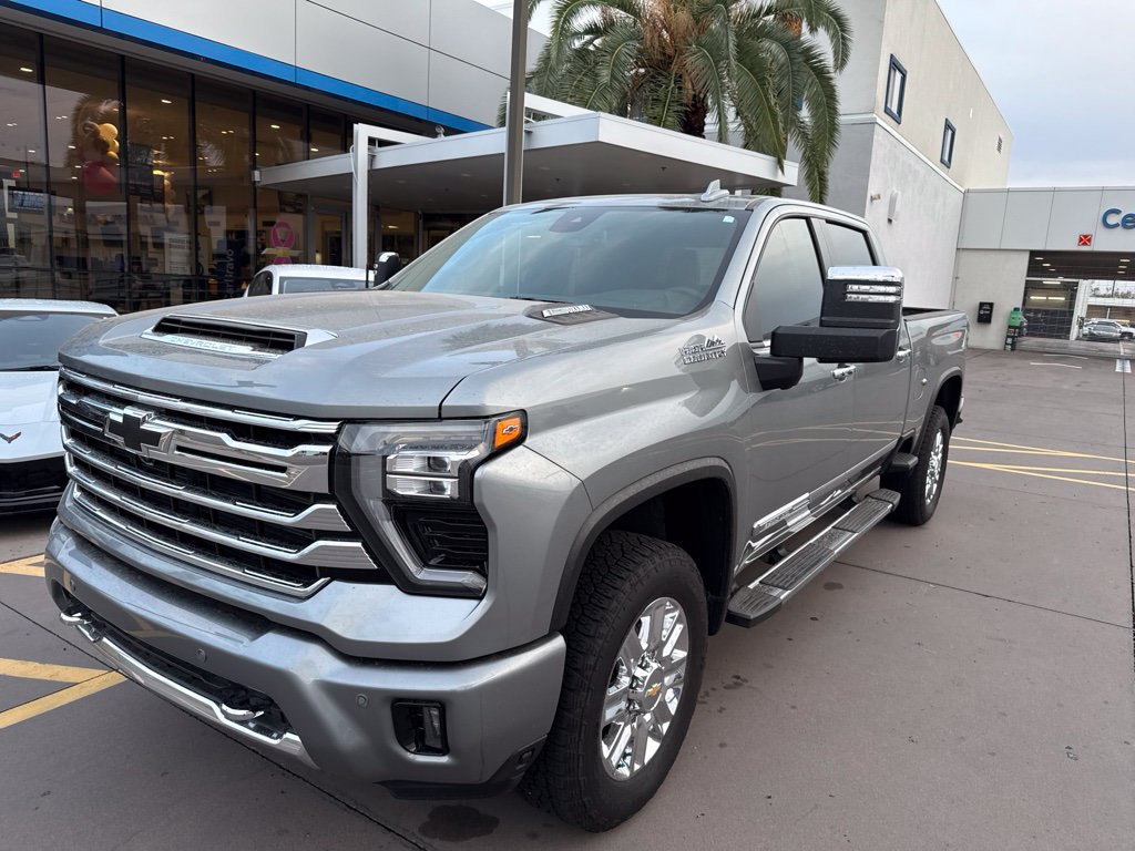 Used 2024 Chevrolet Silverado 3500 High Country AWD/4WD image 2