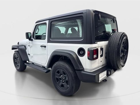 Used 2022 Jeep Wrangler Sport AWD/4WD image 9