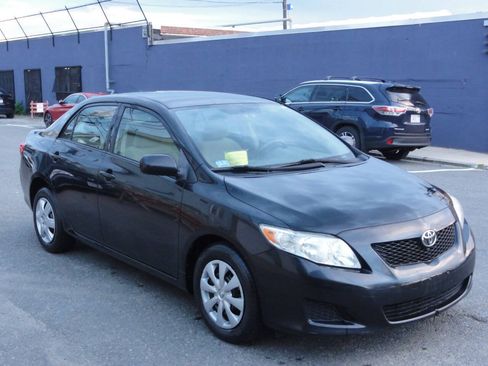 Used 2009 Toyota Corolla LE FWD image 2