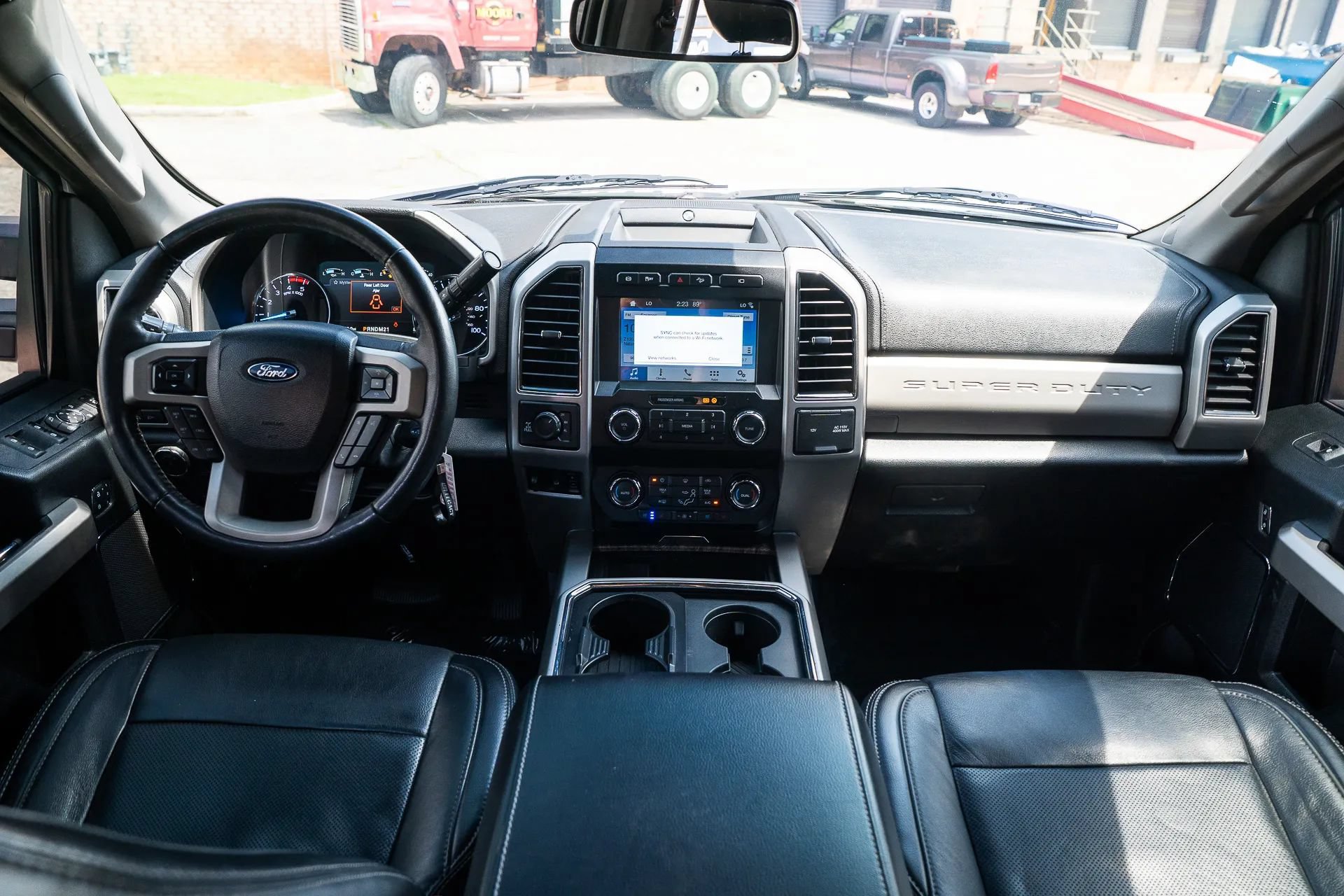 Used 2019 Ford F350 Lariat w/ Lariat Value Package AWD/4WD image 32