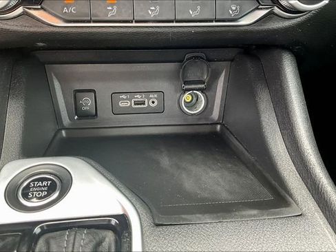 Used 2024 Nissan Sentra SV FWD image 15