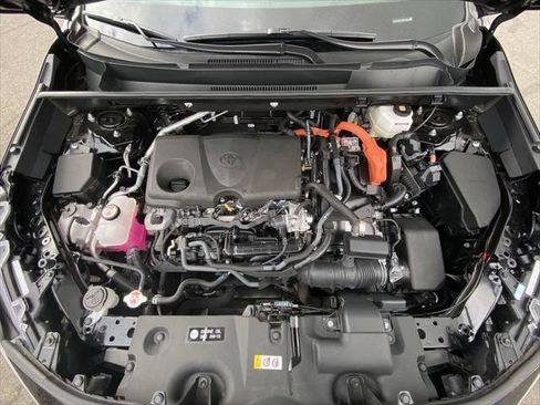 Certified 2025 Toyota RAV4 XLE AWD/4WD image 24
