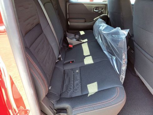 Used 2024 Nissan Frontier PRO-4X w/ Technology Package image 8