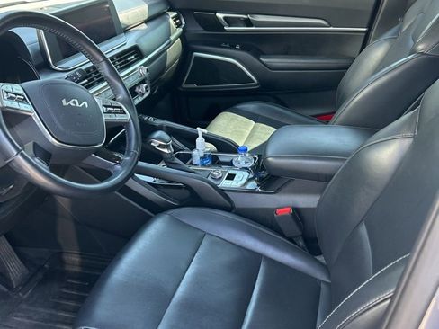 Used 2022 Kia Telluride S image 2