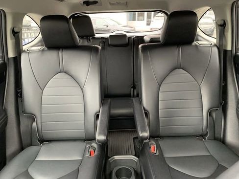 Used 2022 Toyota Highlander XLE image 32