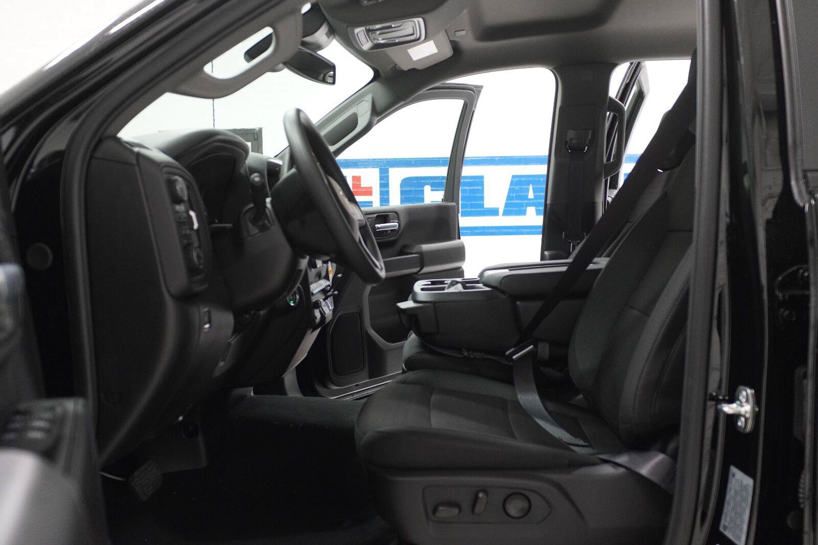 New 2026 Chevrolet Silverado 2500 Custom w/ Custom Value Package AWD/4WD image 5