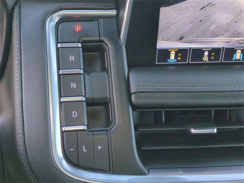 Used 2021 Chevrolet Tahoe LT w/ LT Signature Package image 16