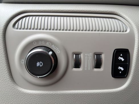 Used 2022 Jeep Wagoneer Series III w/ Premium Group I image 57