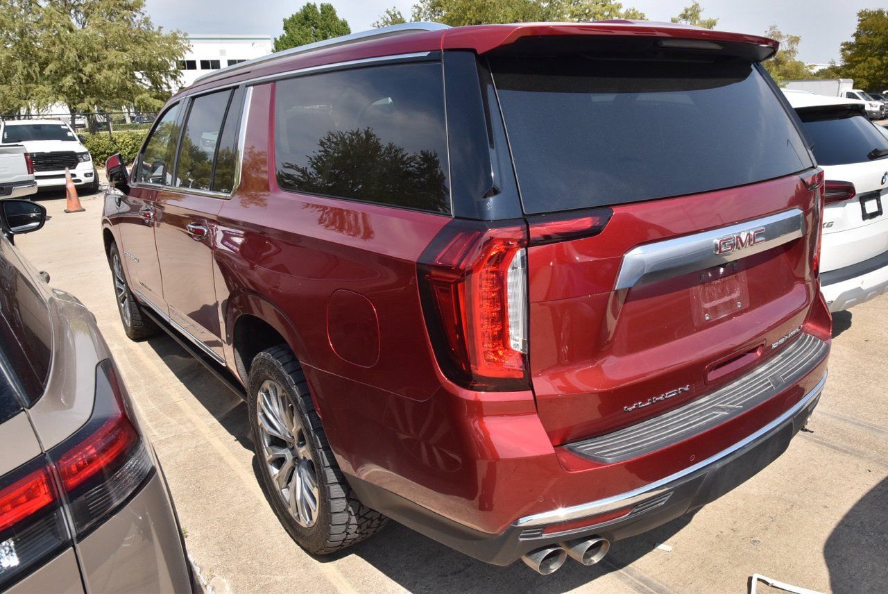 Used 2021 GMC Yukon XL Denali w/ Denali Premium Package RWD image 9