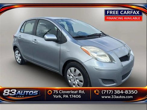 Used 2010 Toyota Yaris 4-Door Hatchback image 1