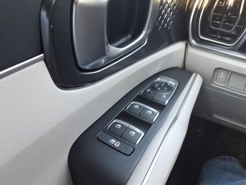 New 2026 Kia Sorento S w/ S Panoramic Sunroof Package FWD image 16