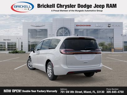 New 2026 Chrysler Pacifica Select