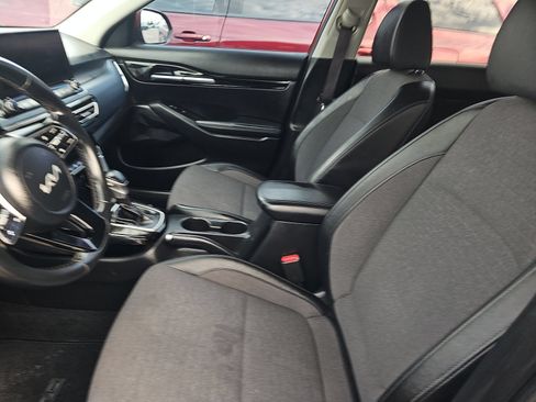 Used 2022 Kia Seltos S FWD image 5