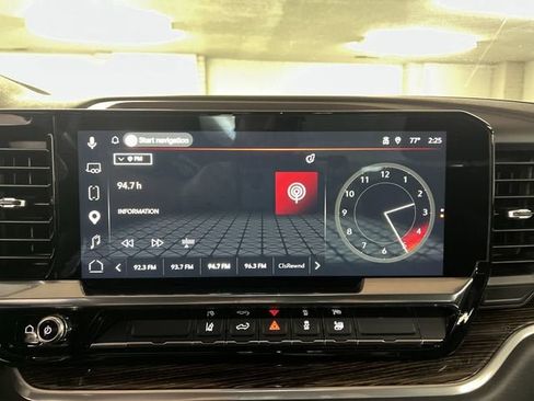 Certified 2025 GMC Sierra 3500 SLE w/ SLE Convenience Package AWD/4WD image 13