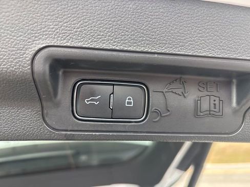 Certified 2024 Ford Explorer XLT w/ Equipment Group 202A image 5