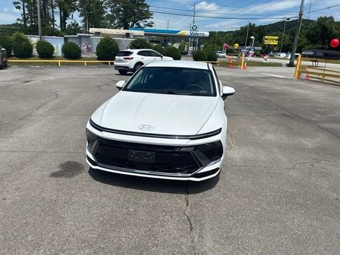 Used 2024 Hyundai Sonata SEL FWD image 5