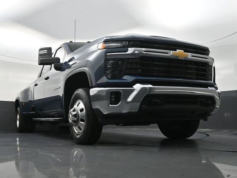 Used 2026 Chevrolet Silverado 3500 LT AWD/4WD image 33