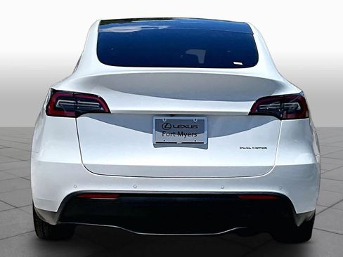 Used 2021 Tesla Model Y Long Range AWD/4WD image 4