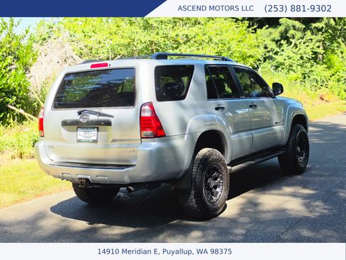 Used 2007 Toyota 4Runner SR5 AWD/4WD image 5