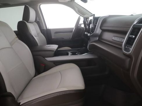 Used 2025 RAM 2500 Laramie AWD/4WD image 35