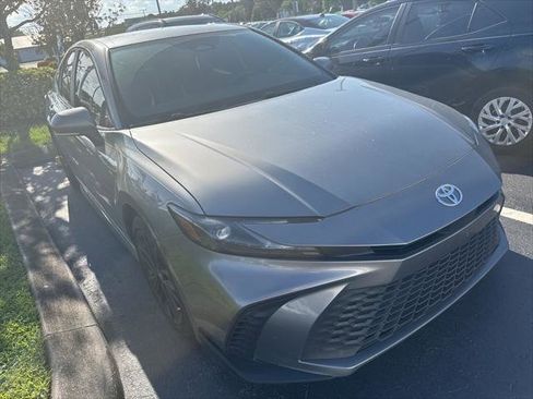 Certified 2025 Toyota Camry SE w/ Convenience Package FWD image 1