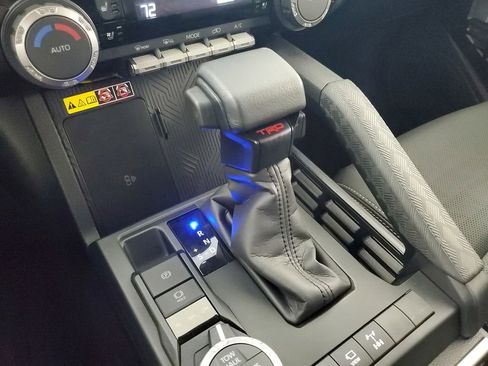 Used 2025 Toyota 4Runner TRD Off-Road Premium image 32