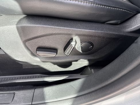 Used 2024 Ford Edge SEL image 15