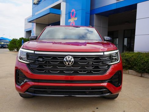 Used 2025 Volkswagen Atlas Cross Sport SEL R-Line image 3