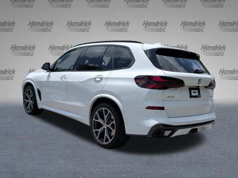 Used 2024 BMW X5 xDrive40i w/ M Sport Package AWD/4WD image 9
