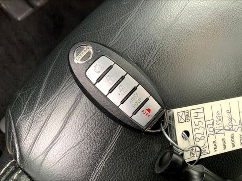 Used 2021 Nissan Rogue SL w/ Premium Package image 14