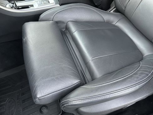 Used 2022 Subaru Ascent Limited w/ Technology Package image 18