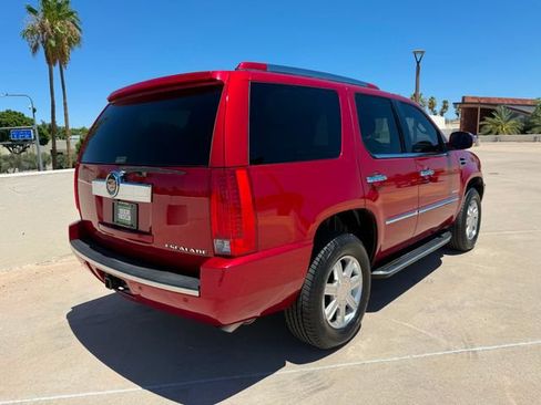 Used 2013 Cadillac Escalade AWD image 17