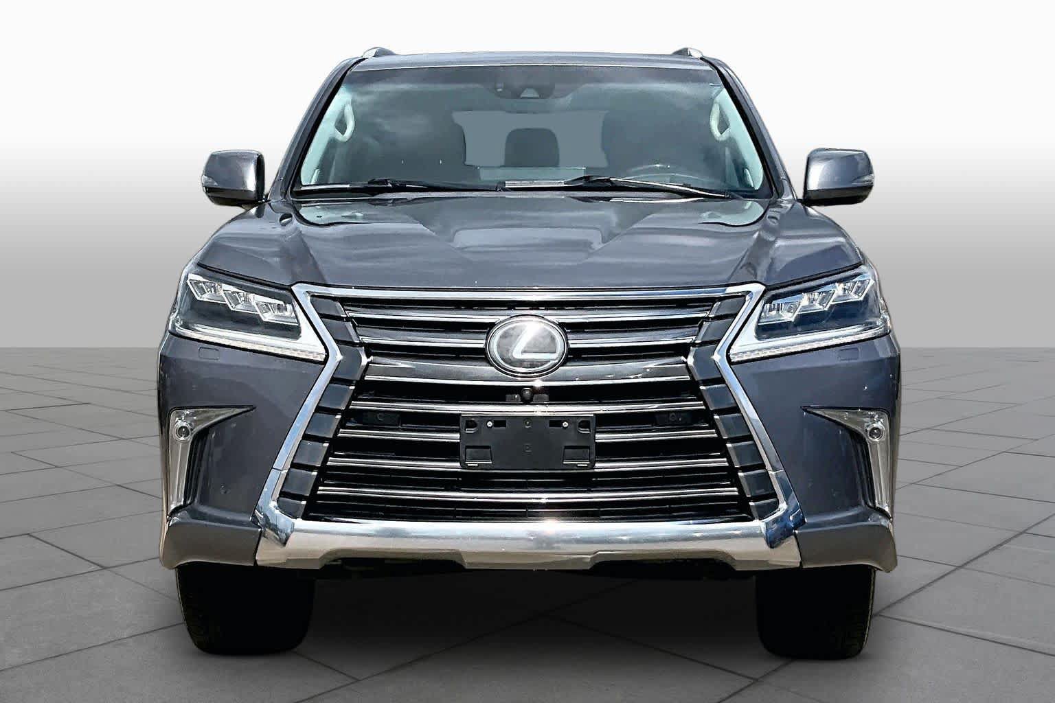 Used 2016 Lexus LX 570 4WD w/ Luxury Package image 4
