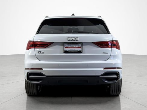 Used 2025 Audi Q3 2.0T Premium w/ Convenience Package AWD/4WD image 4