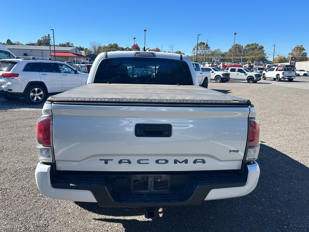 Used 2021 Toyota Tacoma TRD Sport AWD/4WD image 9