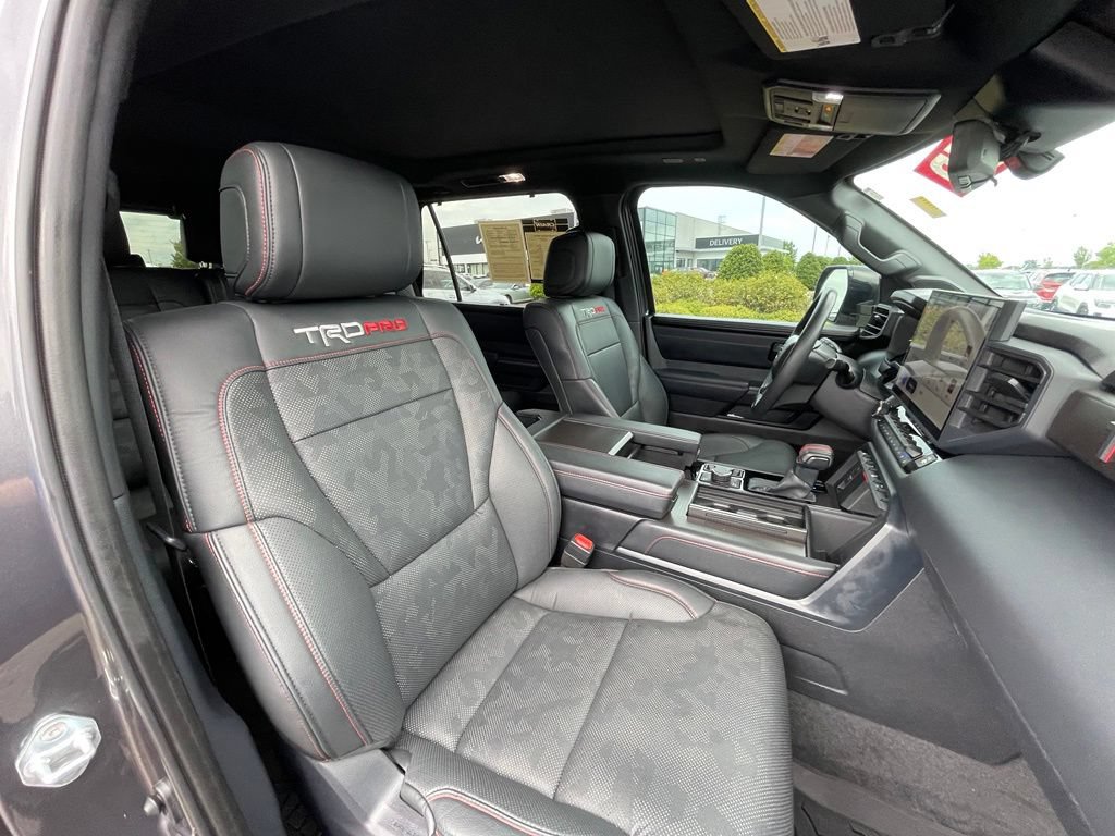 Used 2025 Toyota Sequoia TRD Pro AWD/4WD image 32