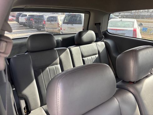 Used 2005 Dodge Durango Limited w/ Trailer Tow Group image 18