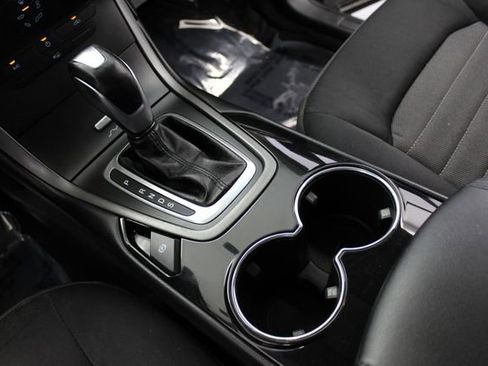Used 2016 Ford Edge SE AWD/4WD image 21