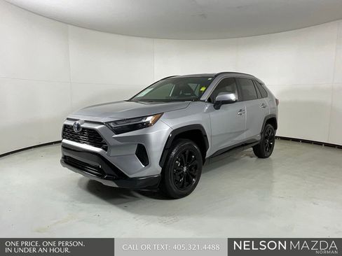 Used 2024 Toyota RAV4 SE AWD/4WD image 3