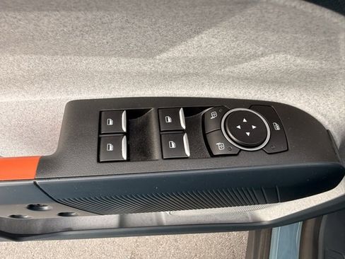 Used 2022 Ford Maverick XLT image 14