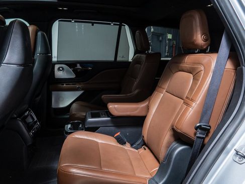 Used 2020 Lincoln Aviator Reserve w/ Equipment Group 202A image 27