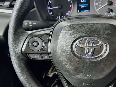 Used 2025 Toyota Corolla LE FWD image 19