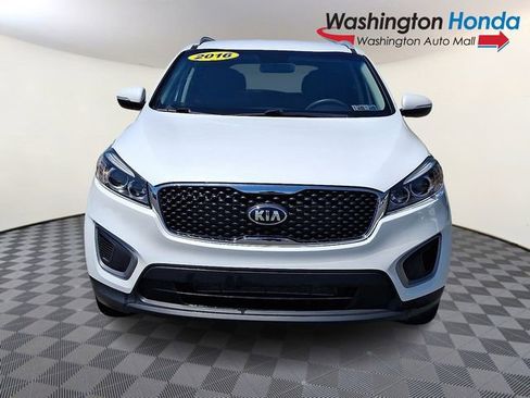 Used 2016 Kia Sorento FWD image 2