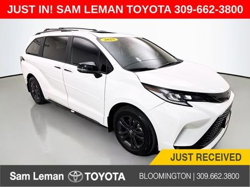 Used 2025 Toyota Sienna XSE w/ XSE Premium Package AWD/4WD image 1