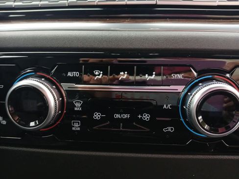 Used 2025 GMC Sierra 1500 Elevation w/ LPO, Elevation Black Package image 42